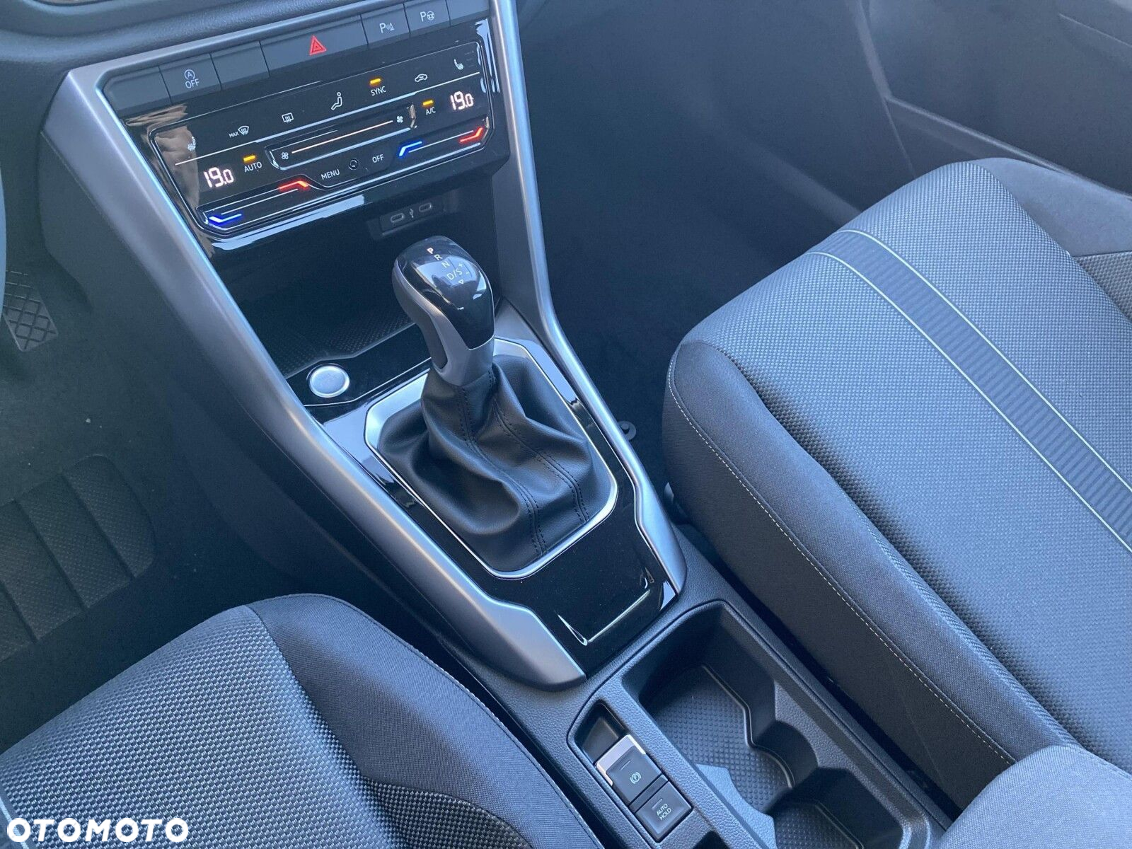 Volkswagen T-Roc - 15