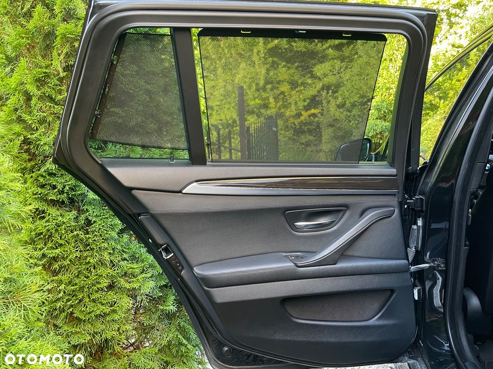 BMW Seria 5 530d Touring - 14