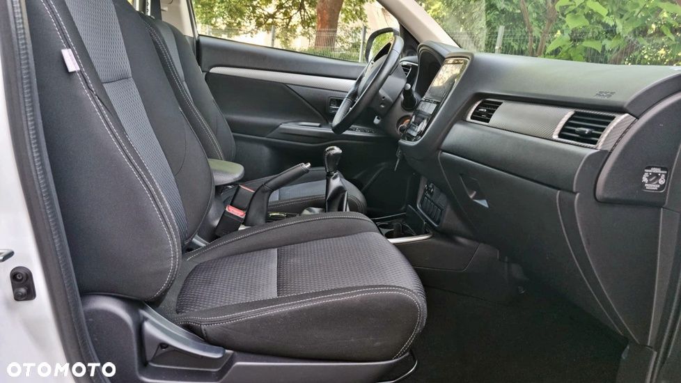 Mitsubishi Outlander 2.0 2WD Diamant Edition - 13