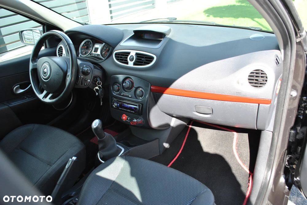 Renault Clio 1.2 16V 75 Dynamique - 22