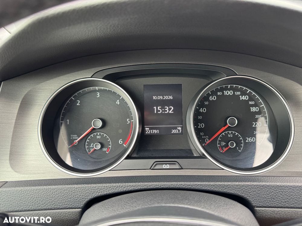 Volkswagen Golf 1.6 TDI BlueMotion Technology DSG Comfortline - 6