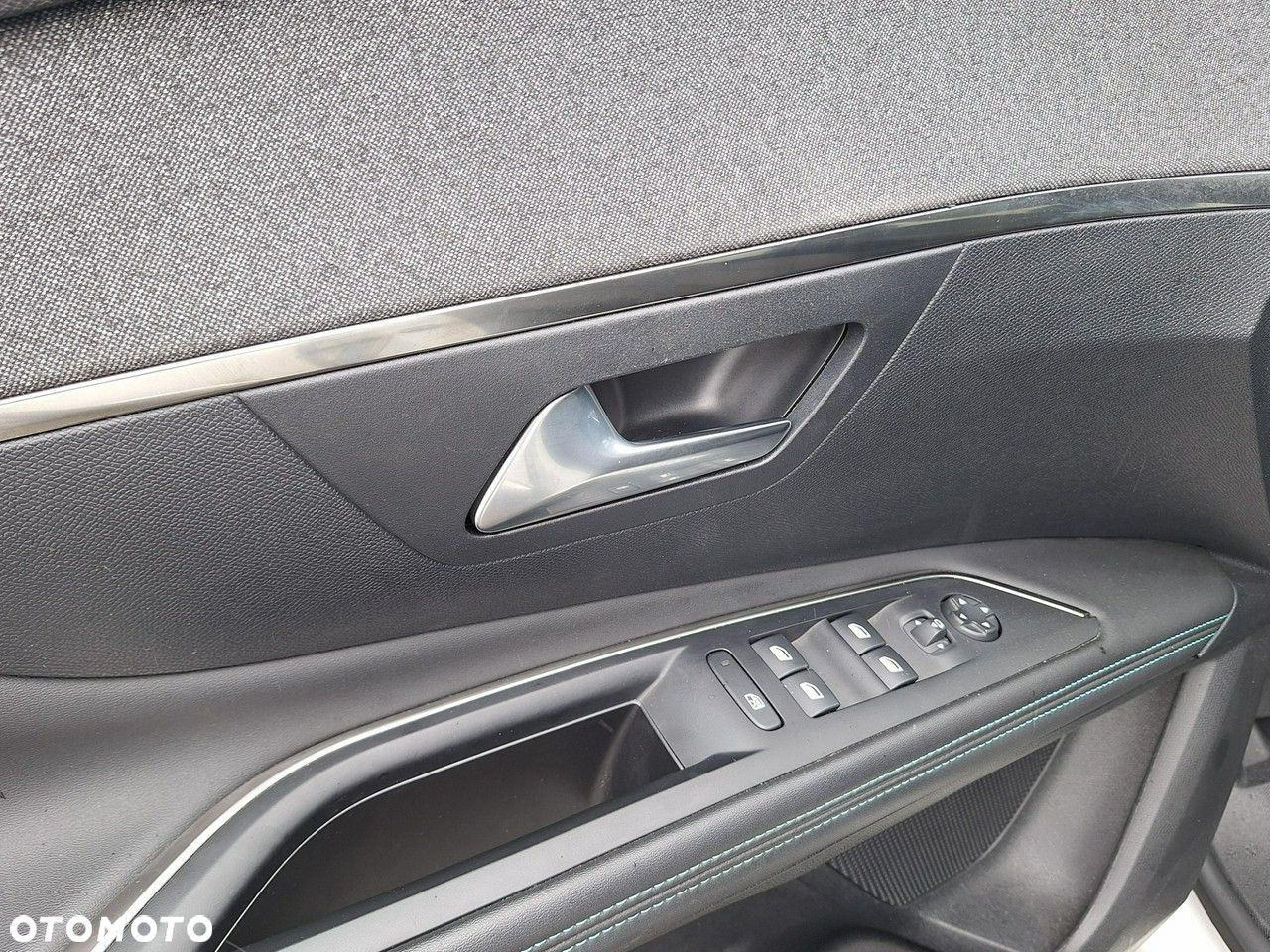 Peugeot 3008 1.5 BlueHDi Allure S&S EAT8 - 20