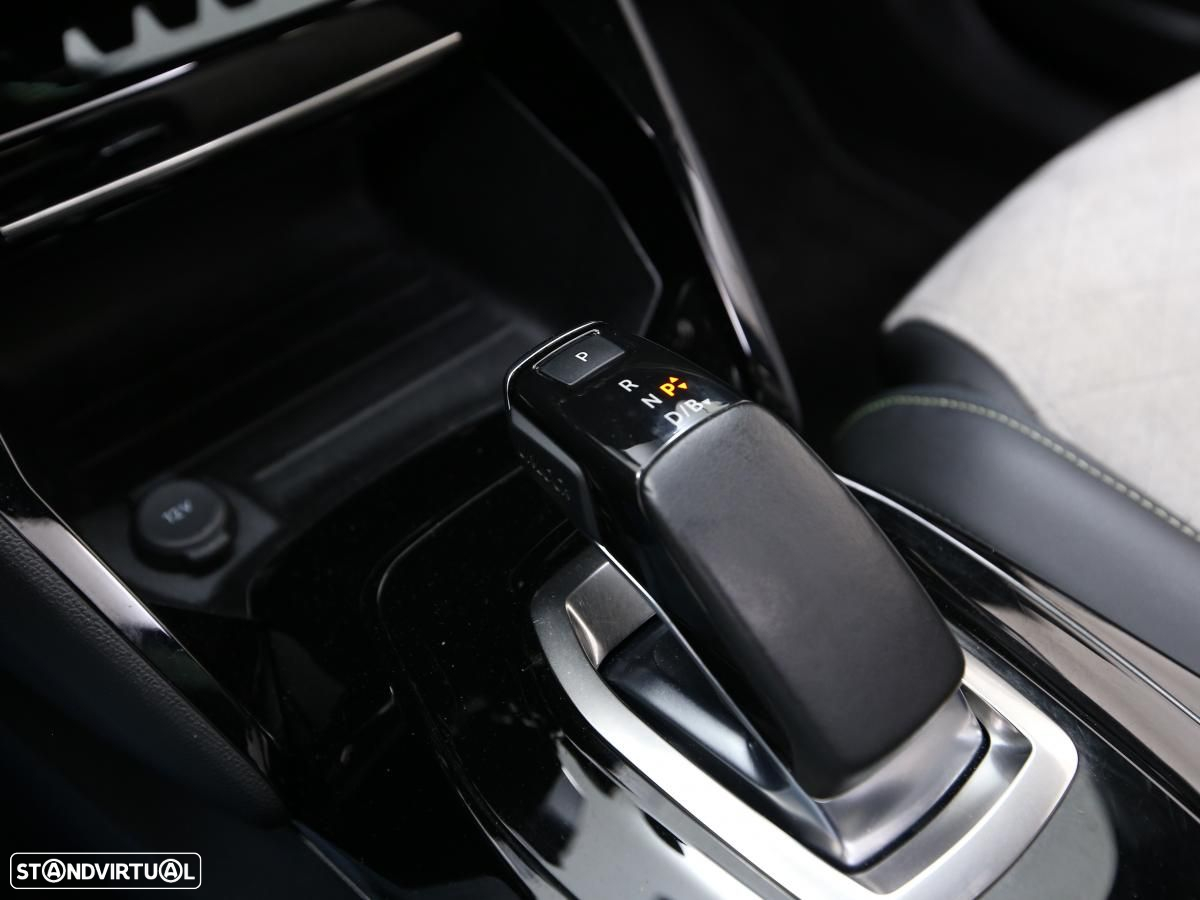 Peugeot e-2008 50 kWh GT - 25