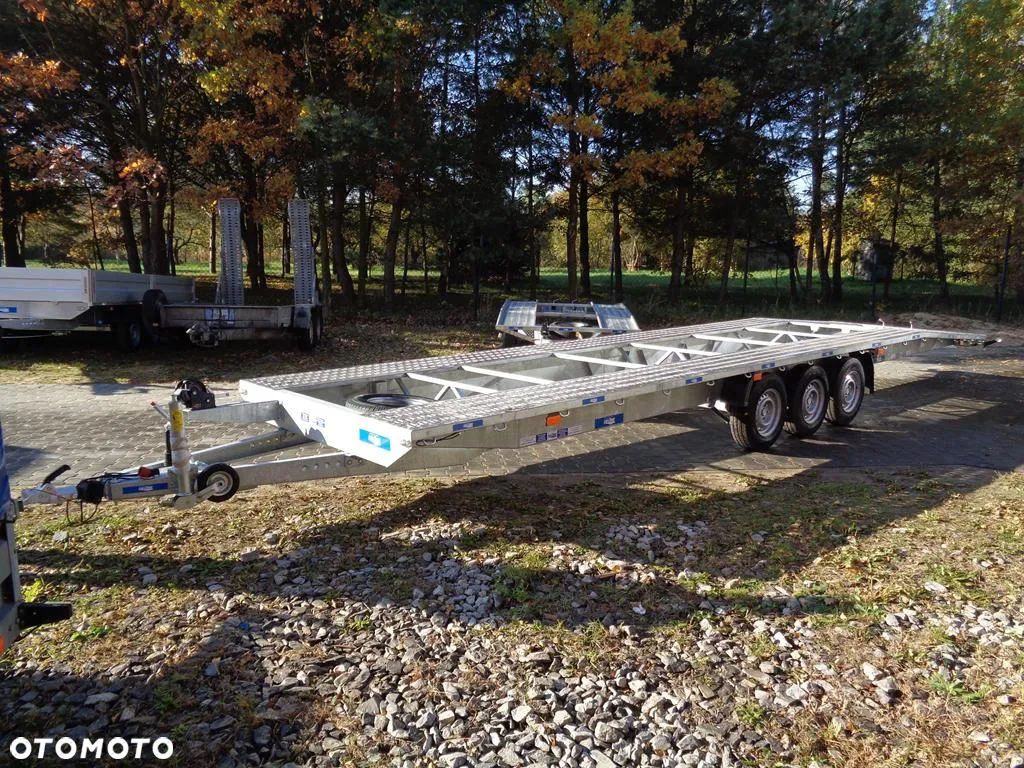 Niewiadów Indiana 8,5 m, pod 2 auta - 8