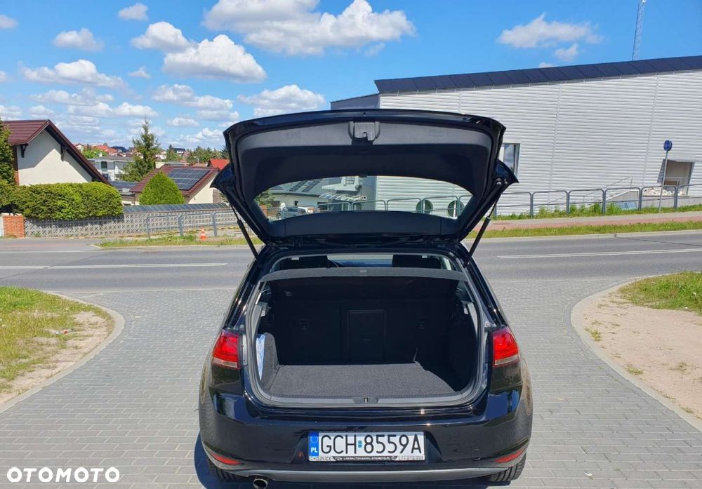 Volkswagen Golf - 26