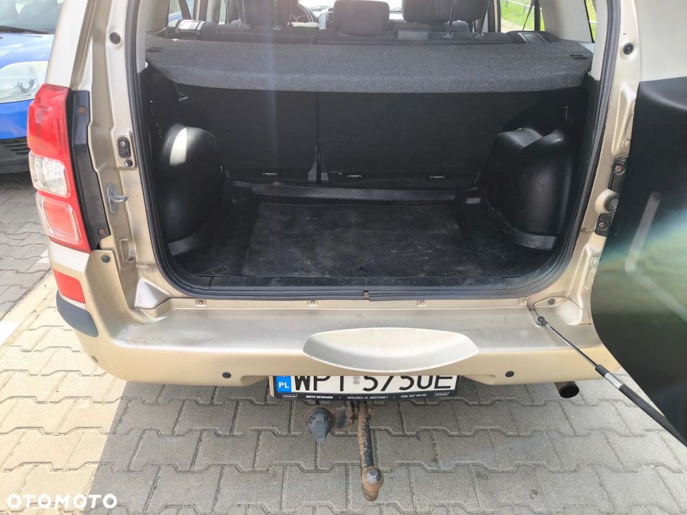 Suzuki Grand Vitara 2.0 De luxe - 13