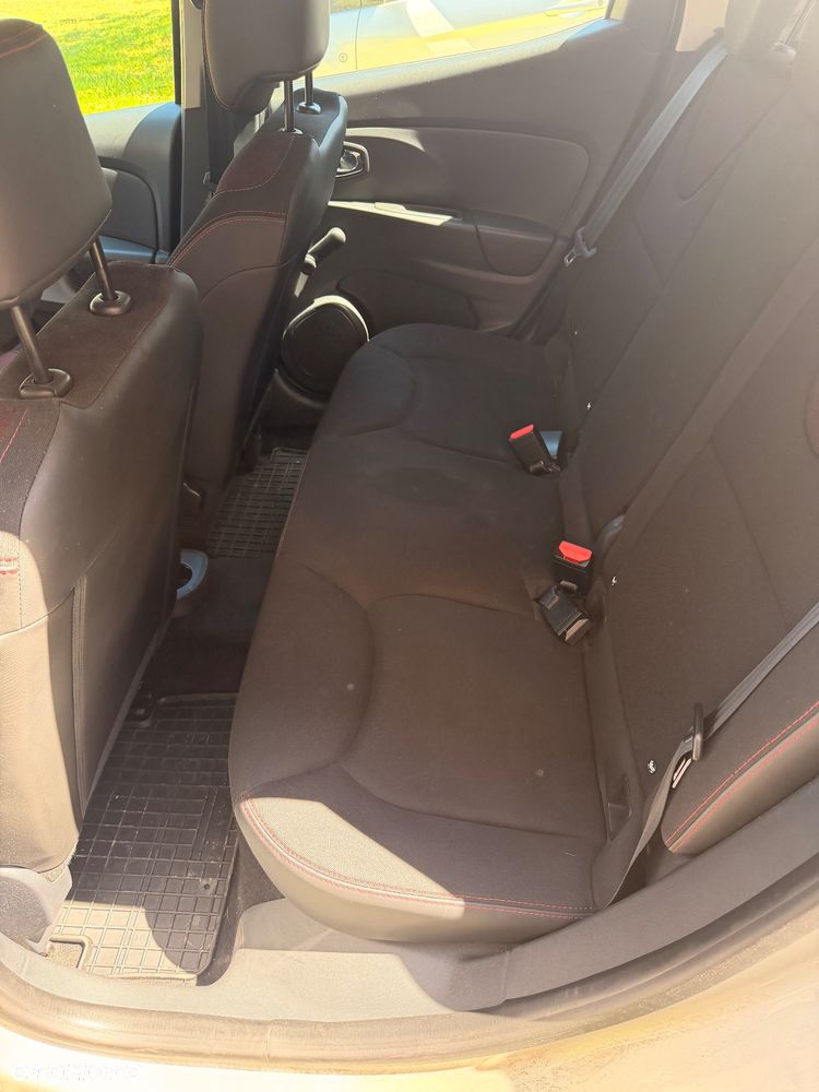 Renault Clio 1.2 16V Life - 9