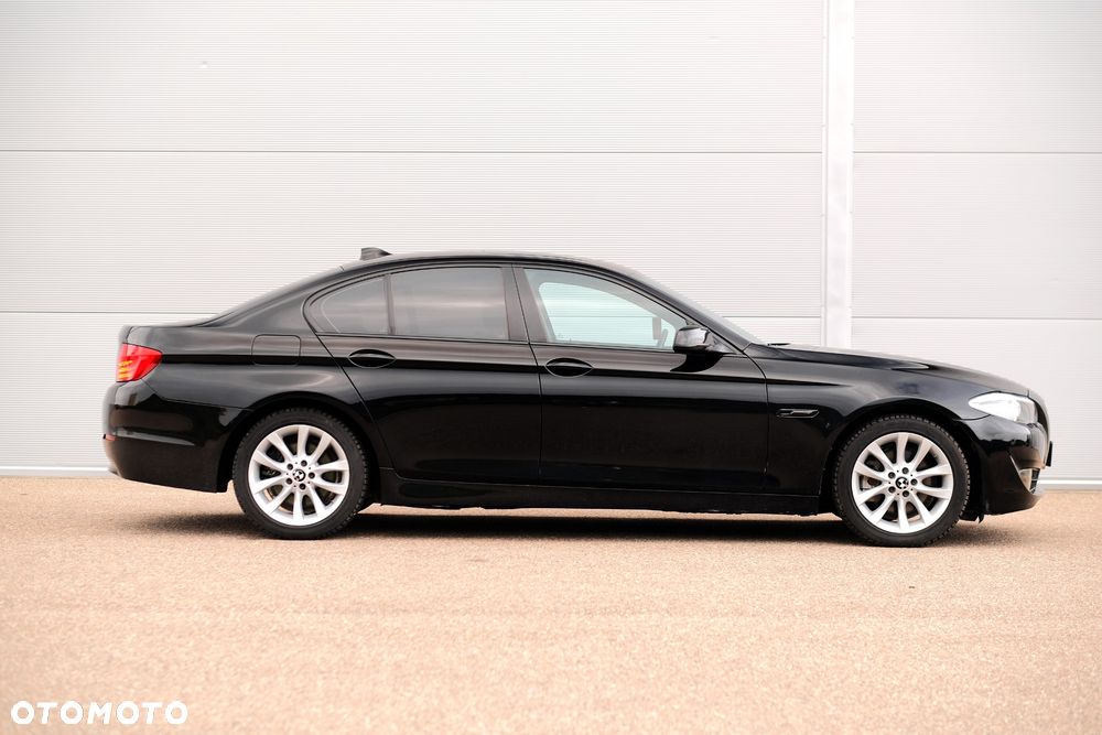 BMW Seria 5 528i - 17