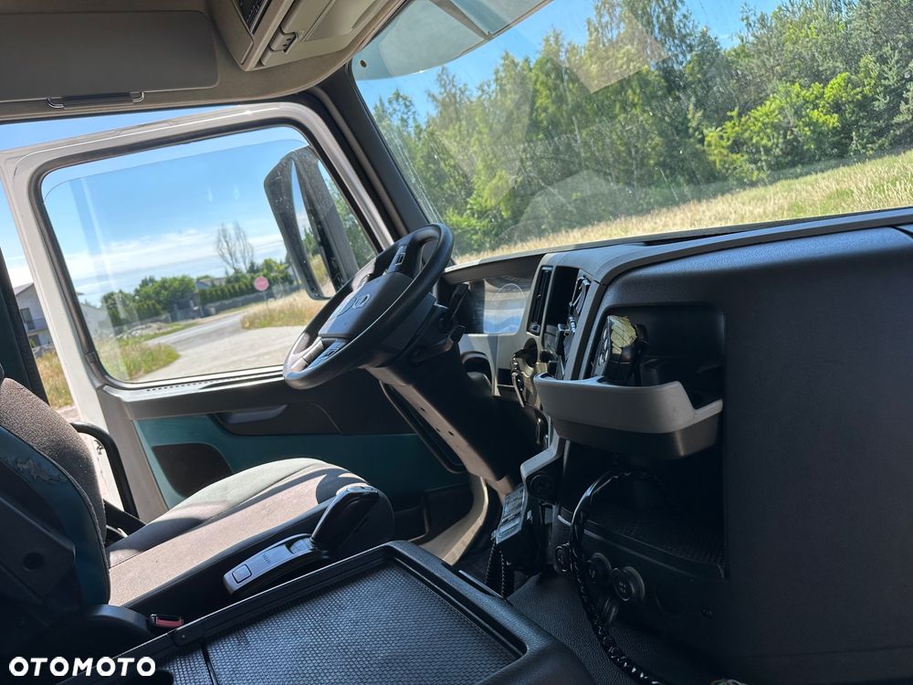 Volvo FM 400 6X2  320 TYS KM. KONTENER DRZWI BOCZNE - 18