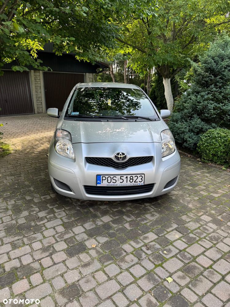 Toyota Yaris 2010 photo 2