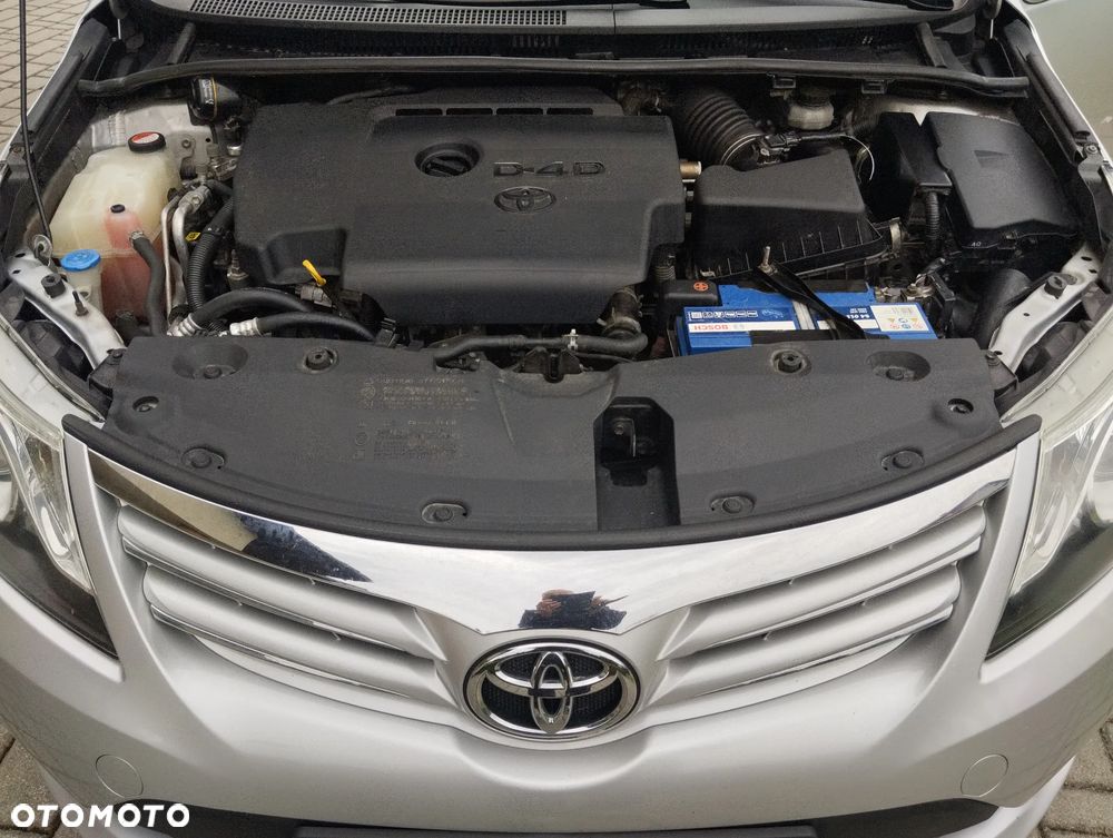 Toyota Avensis 2.0 D-4D Active - 10