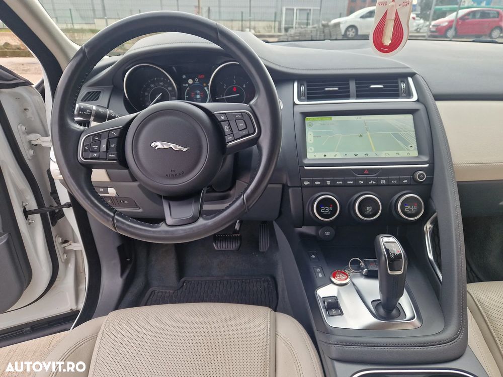 Jaguar E-Pace D150 AWD Base - 11