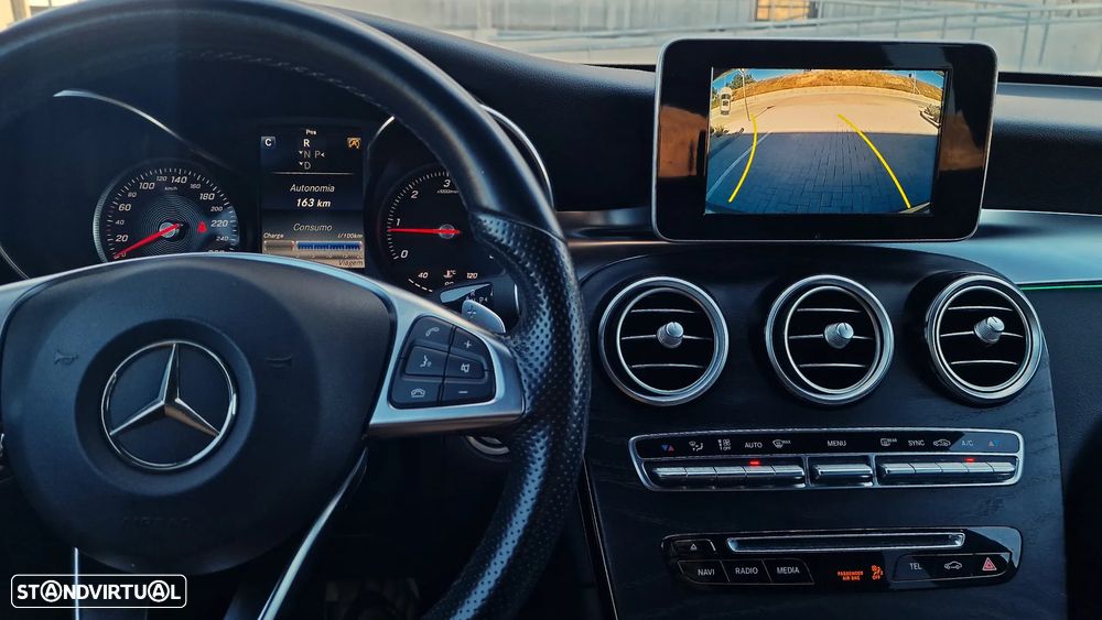 Mercedes-Benz GLC 250 d 4Matic 9G-TRONIC AMG Line - 30