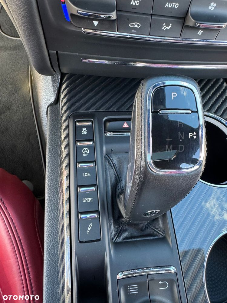 Maserati Ghibli S GranSport - 40