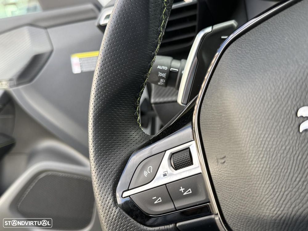 Peugeot 2008 1.2 PureTech GT EAT8 - 26