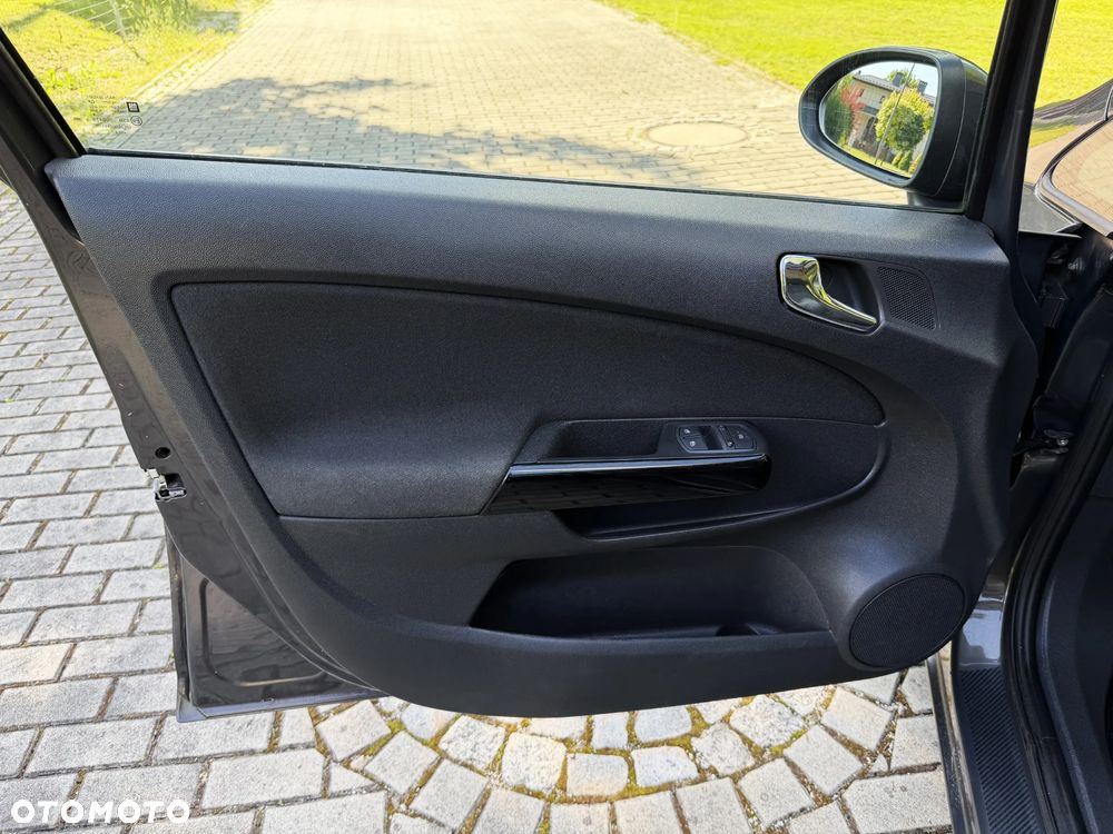 Opel Corsa 1.2 16V Cosmo - 34