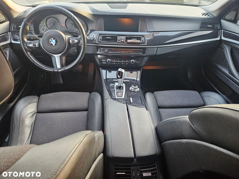 BMW Seria 5 530d Touring - 10