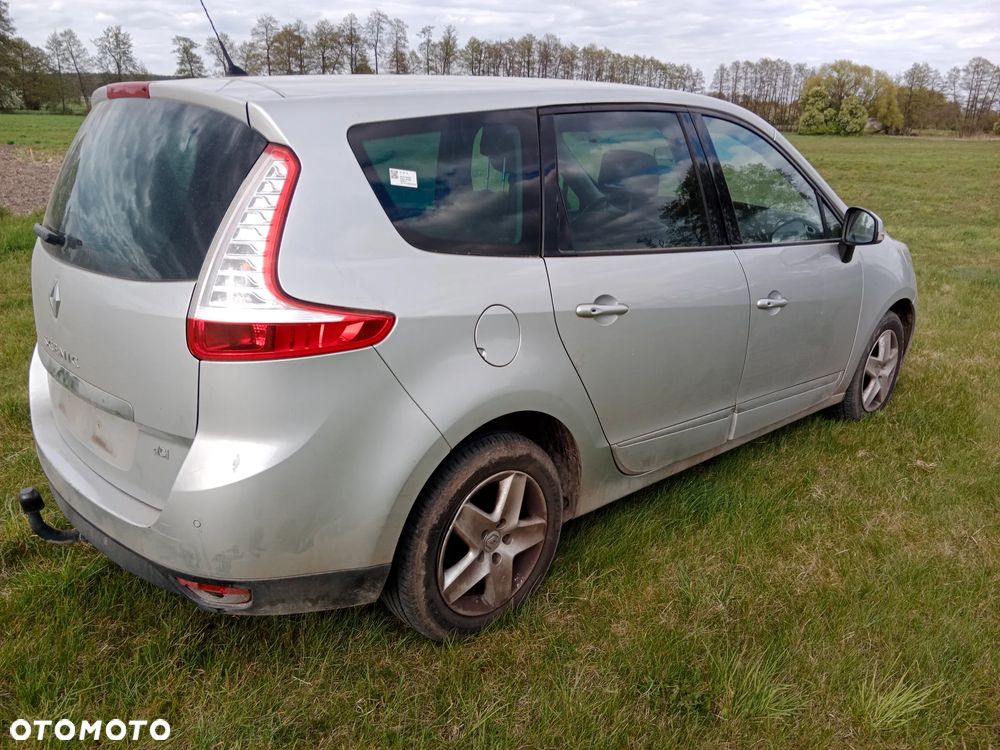 Renault Scenic 1.5 dCi Dynamique EDC - 10