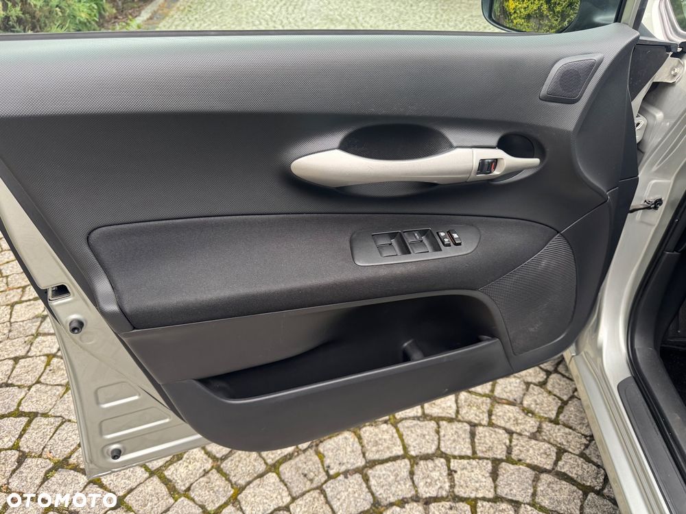 Toyota Auris 1.6 VVT-i Executive - 17