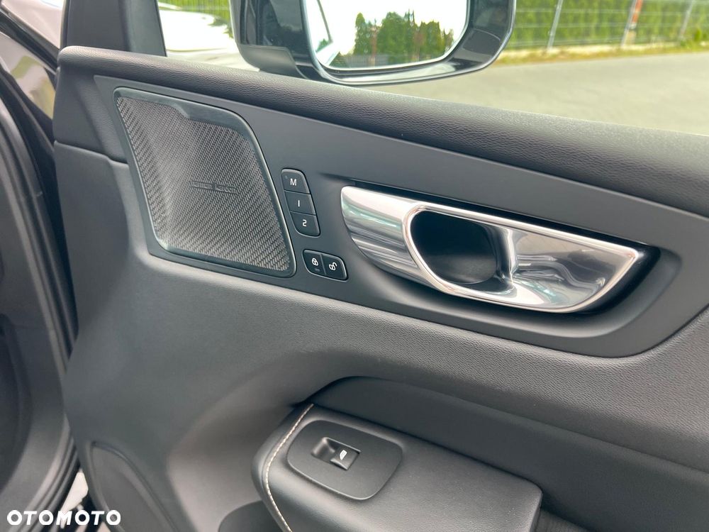 Volvo XC 60 B5 B AWD Inscription - 33