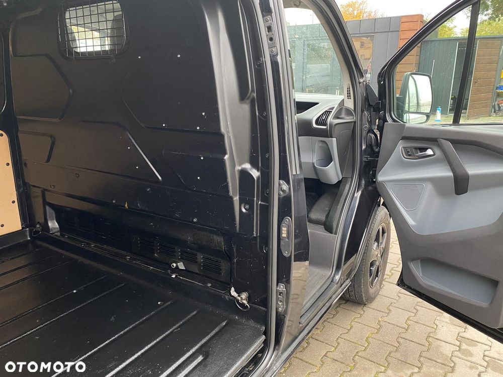Ford TRANSIT CUSTOM - 24