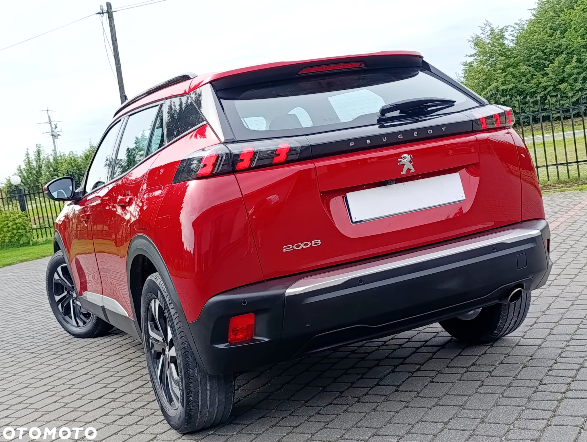 Peugeot 2008 BlueHDi 130 Allure S&S EAT8 - 11