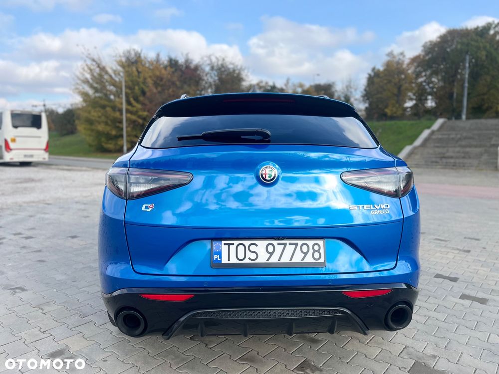 Alfa Romeo Stelvio - 8