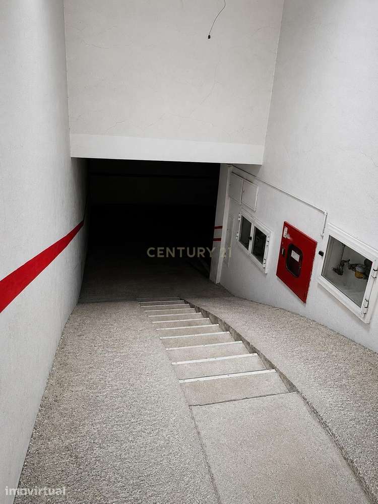 Garagem Fechada na Charneca da Caparica - Grande imagem: 2/7