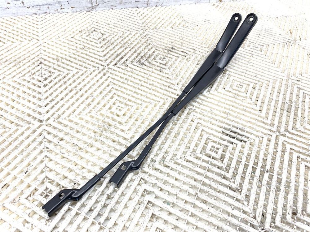 RAMIĘ WYCIERACZKI KOMPLET PRZÓD  SKODA KAROQ (NU7, ND7) 2017 - 2022 2.0 TSI 4x4 140 kW [190 KM] - 2