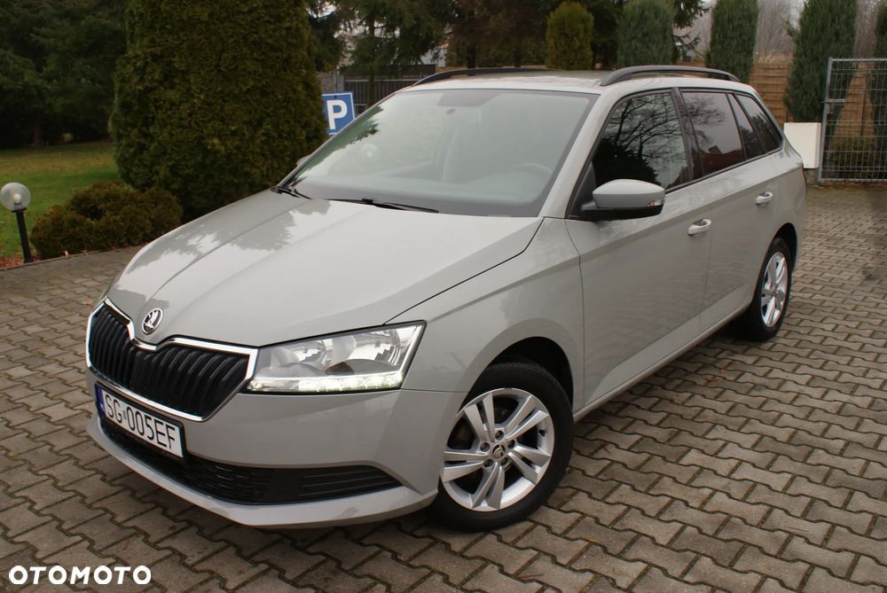 Skoda Fabia 1.0 TSI Style Color - 1