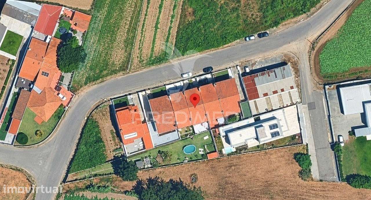 Moradia T3 em Arcozelo com Garagem para 4 Carros e Terreno Adiciona... - Grande imagem: 4/4