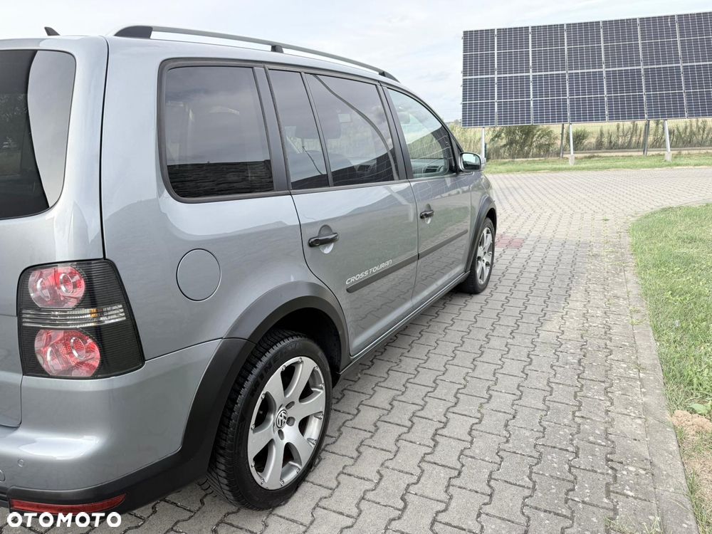 Volkswagen Touran 2.0 TDI DPF Cross - 5
