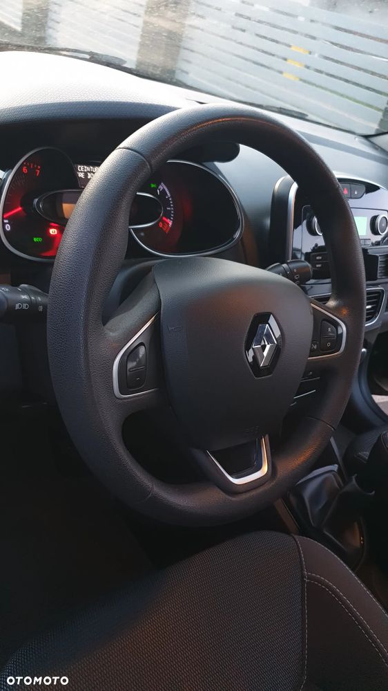 Renault Clio - 23