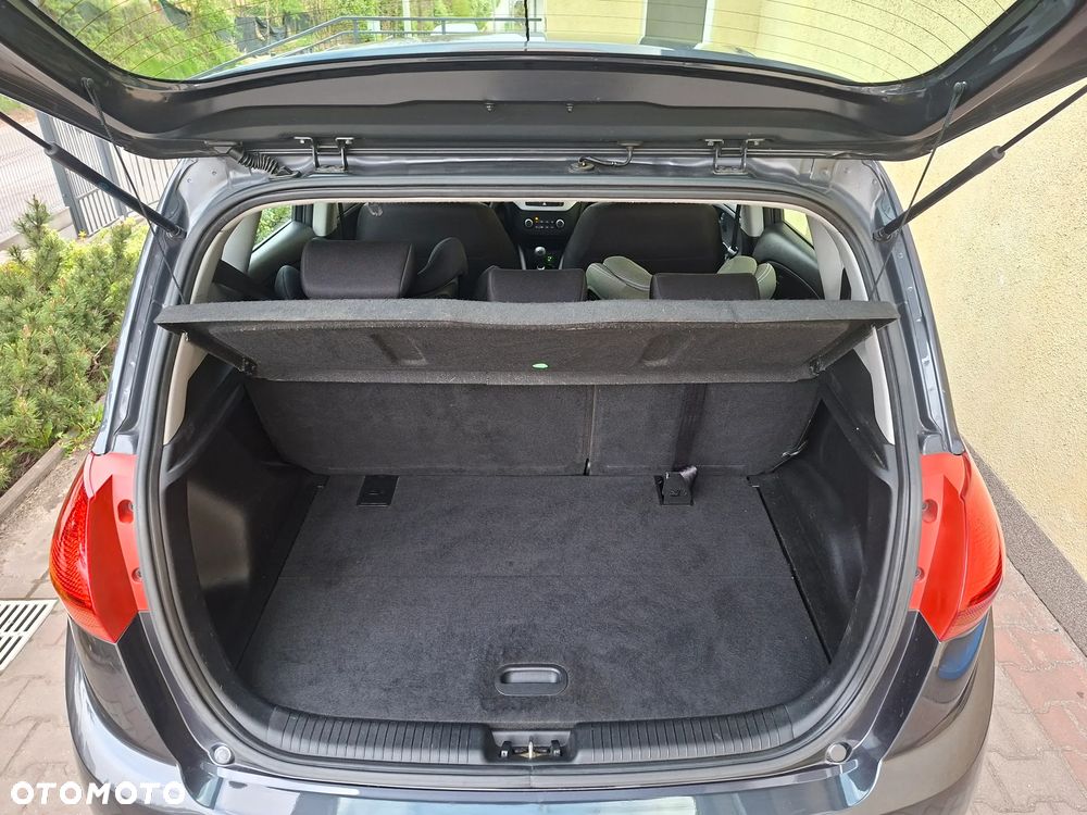 Kia Venga 1.4 CVVT Business Line - 28