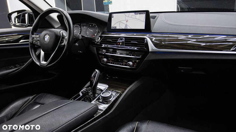 BMW Seria 5 520d xDrive Luxury Line - 12