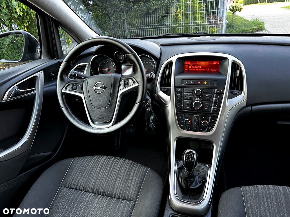Opel Astra 1.4 Turbo Design Edition - 23