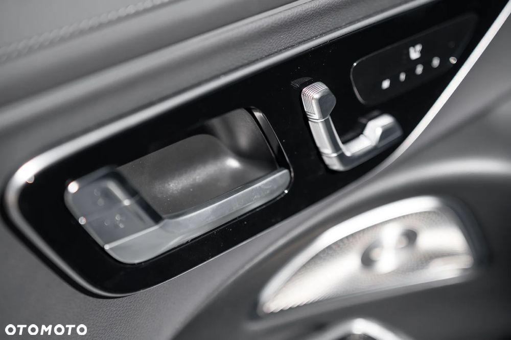 Mercedes-Benz Klasa E 220 d 4-Matic AMG - 12