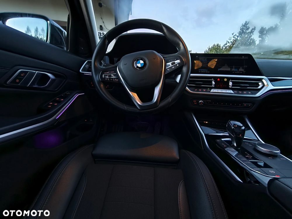 BMW Seria 3 330e Sport Line - 25