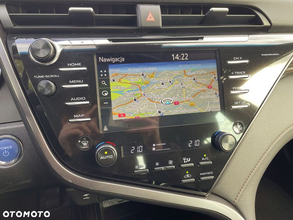 Toyota Camry 2.5 Hybrid Executive CVT - 17