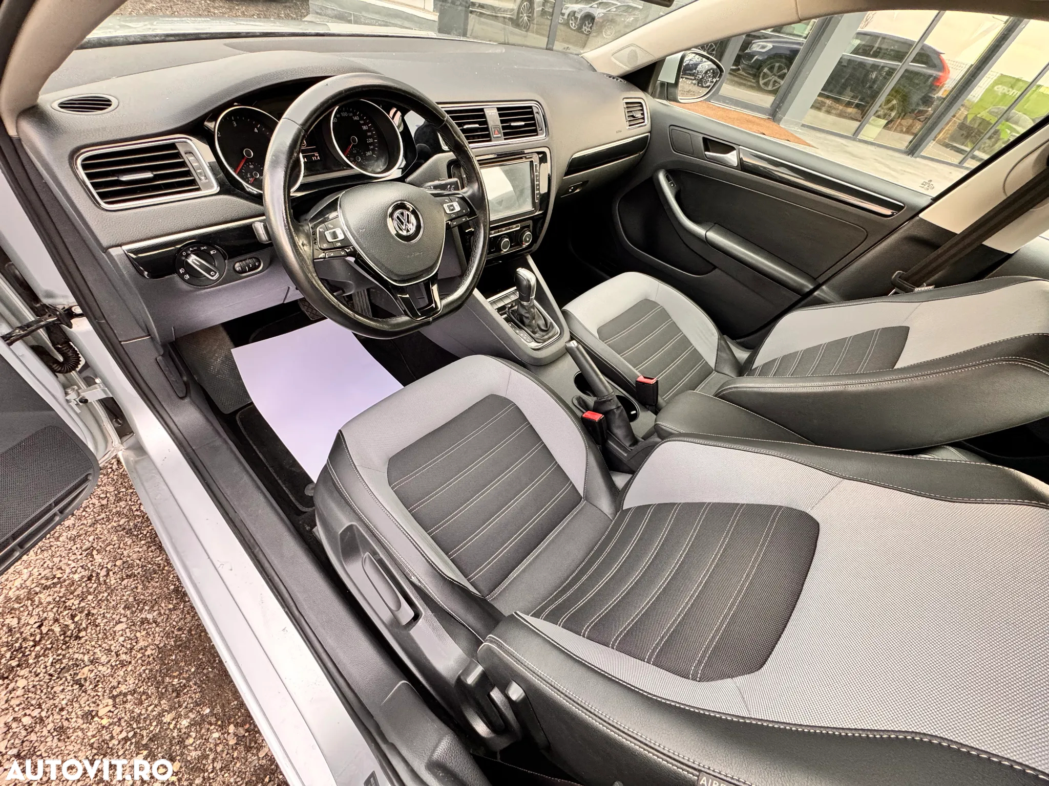 Volkswagen Jetta 2.0 TDI DSG BlueMotion Technologie - 14