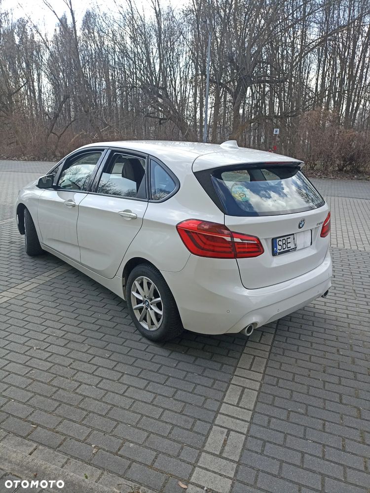 BMW Seria 2 218d - 32