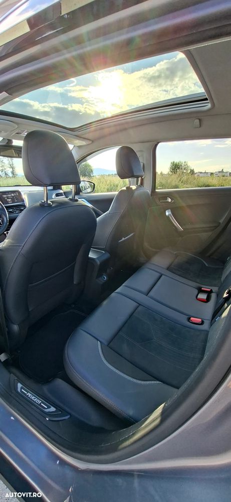 Peugeot 2008 1.2 PureTech Turbo EAT6 S&S Allure - 8
