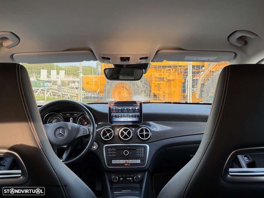 Mercedes-Benz CLA 220 d Shooting Brake AMG Line Aut. - 24
