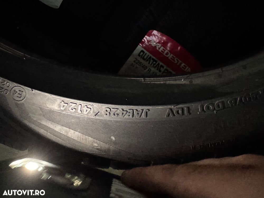 Vând 4 anvelope 225/40/19 vredestein de patru sezoane noi - 4