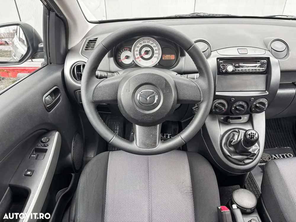 Mazda 2 - 7