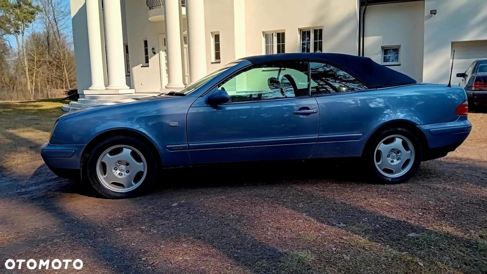 Mercedes-Benz CLK - 16