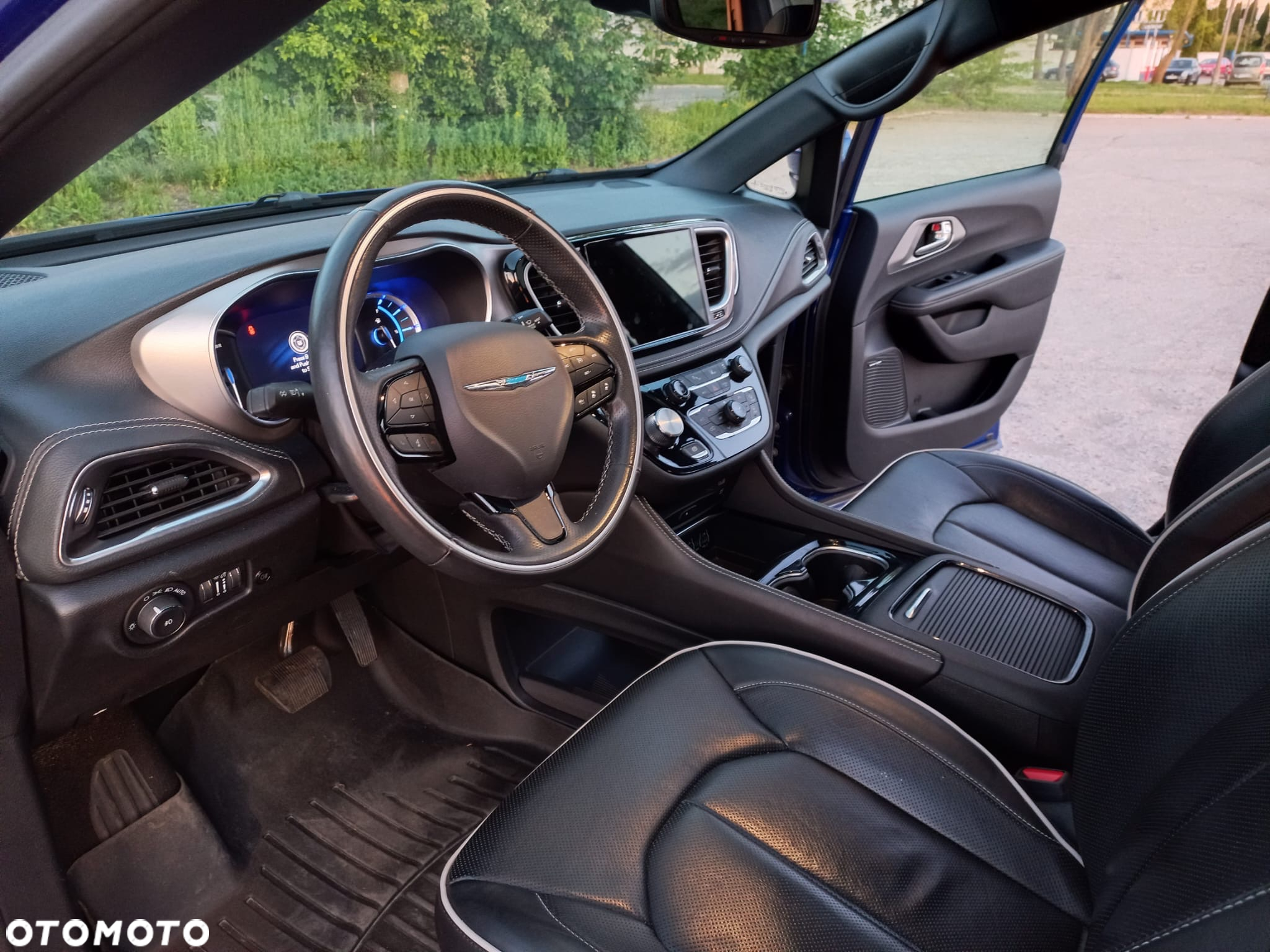 Chrysler Pacifica - 10