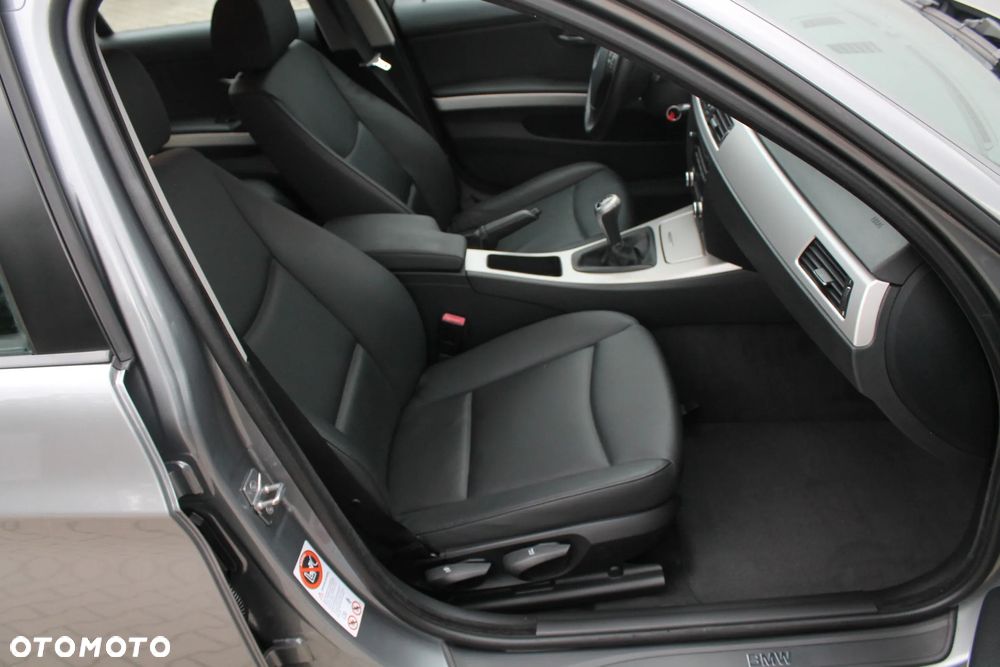 BMW Seria 3 318d DPF Edition Exclusive - 22