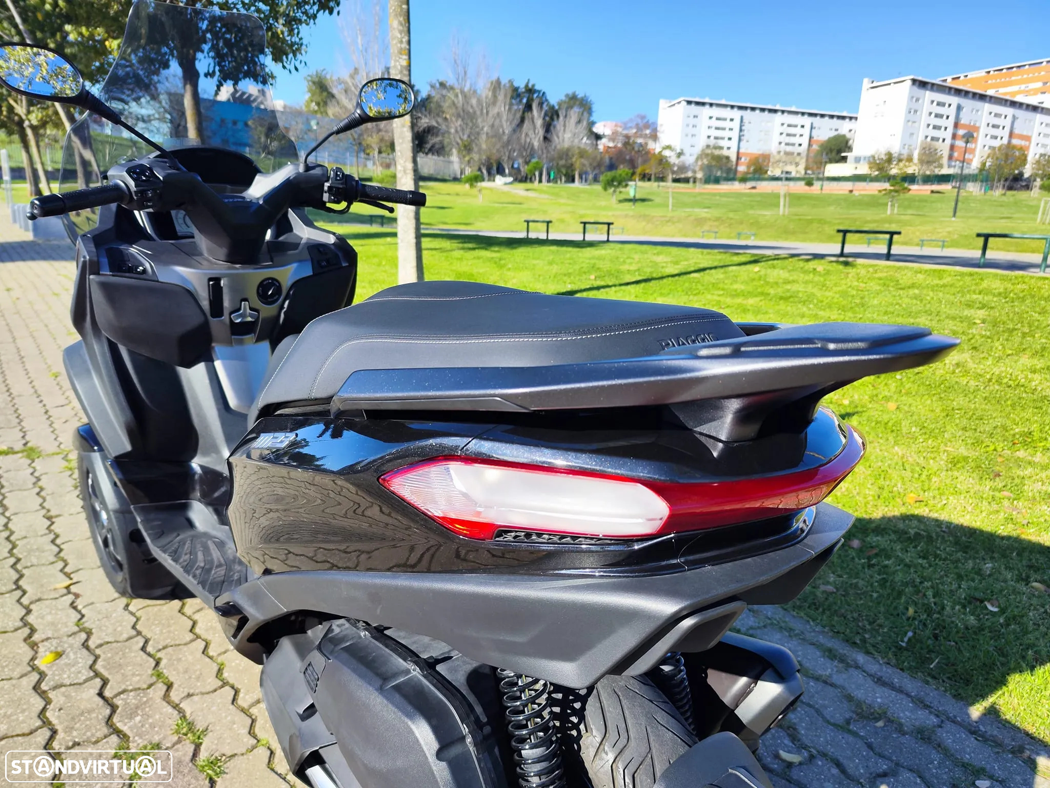 Piaggio MP3 400 - 11