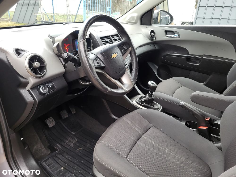 Chevrolet Aveo 1.6 LTZ - 15